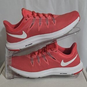 Nike Quest Running Shoes – Women’s Size 8